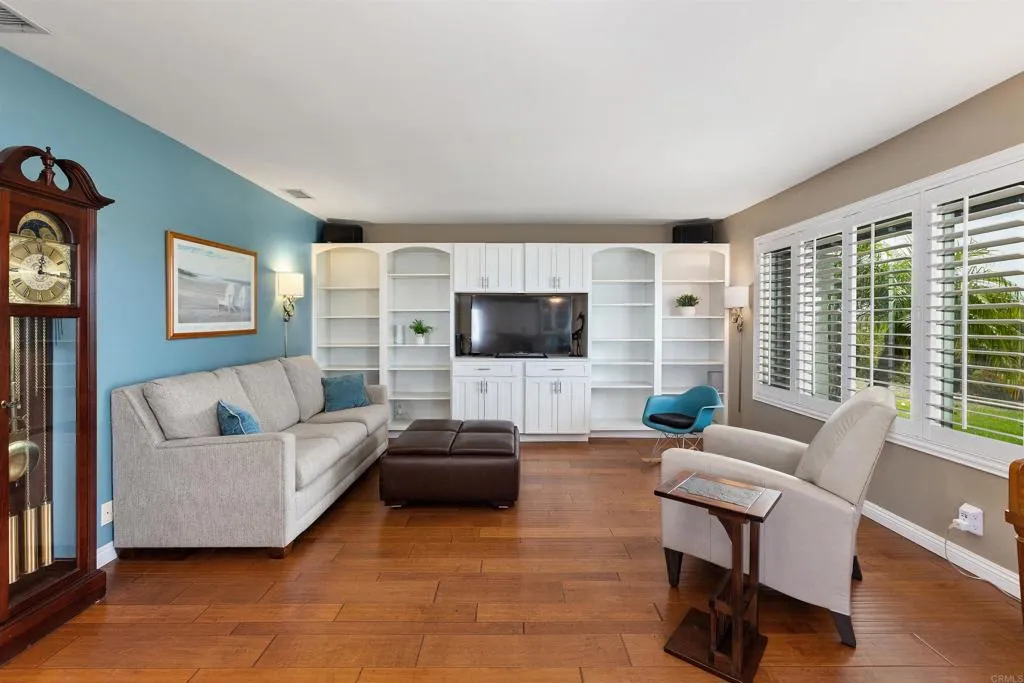 https://cdn.realtyfeed.com/cdn/127/307063877/e10510b7e5efd0bbb775f3586a6c260e.webp