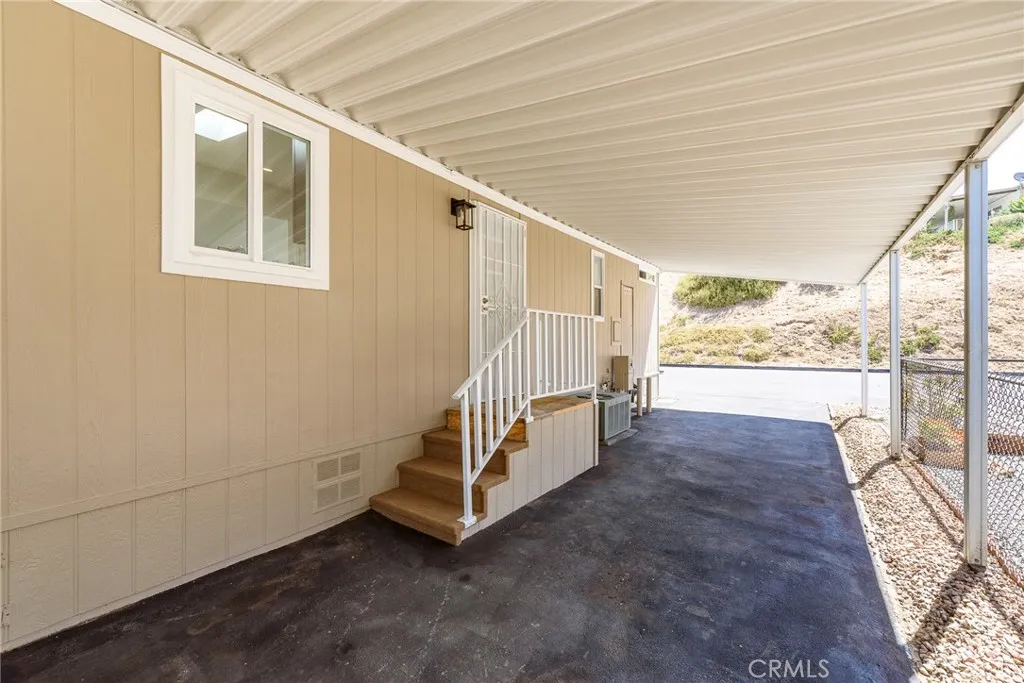 https://cdn.realtyfeed.com/cdn/127/307063882/1590b42ef05cec31d404f3866f2e71bc.webp