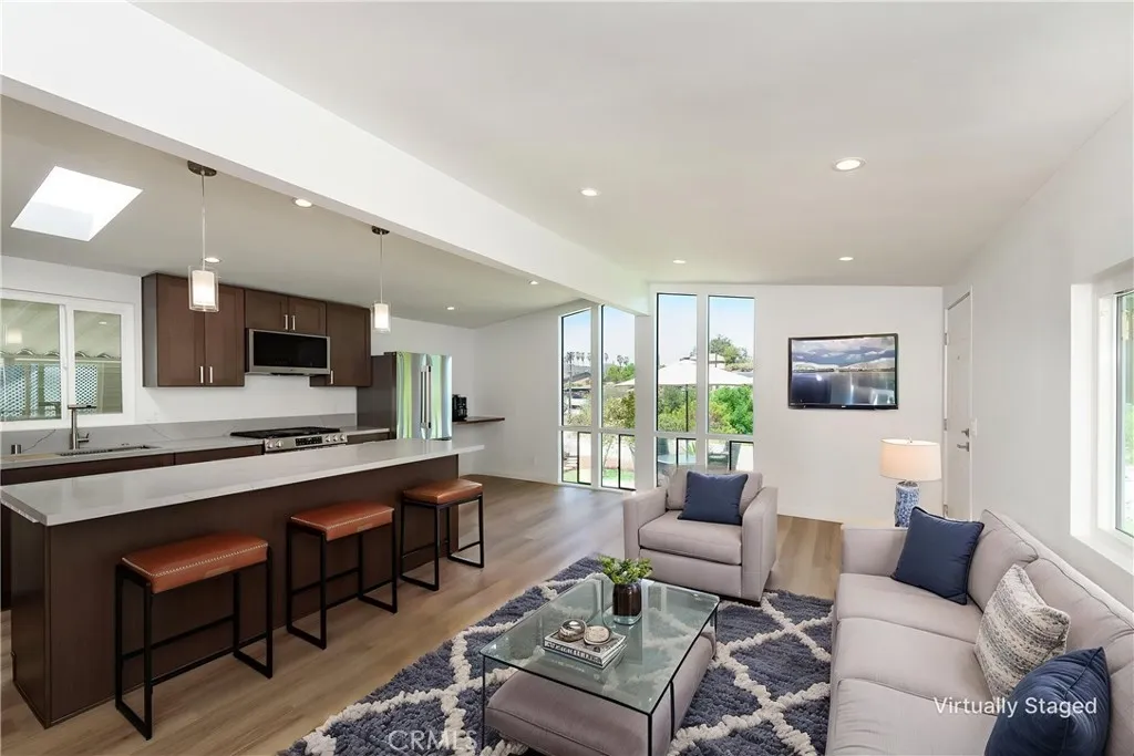 https://cdn.realtyfeed.com/cdn/127/307063882/a8924baeaf7395a3c5209ee988698460.webp