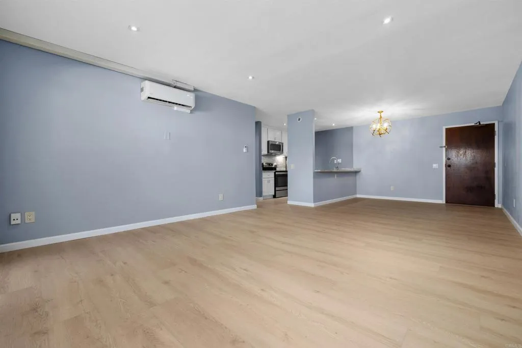 https://cdn.realtyfeed.com/cdn/127/307063987/4816c4f3498171919cd6ad6c4dd76354.webp