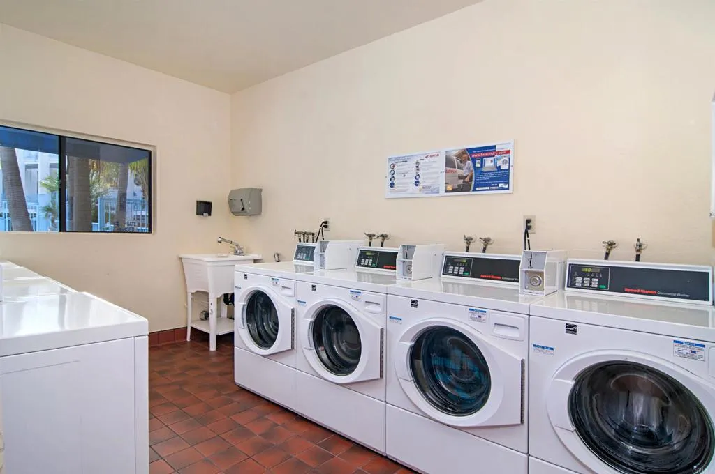 https://cdn.realtyfeed.com/cdn/127/307063987/7a1ac408b8448a508a7de109b9b4d043.webp