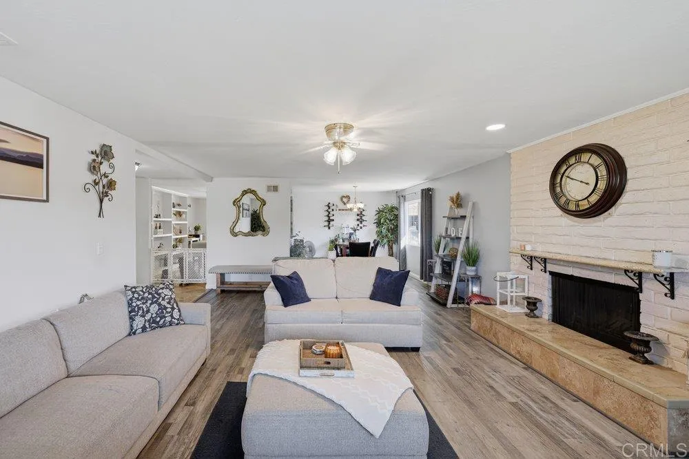 https://cdn.realtyfeed.com/cdn/127/307064024/0e78982787001d975403a3d029b008b3.webp