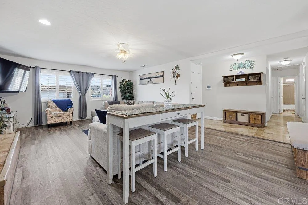 https://cdn.realtyfeed.com/cdn/127/307064024/8df9bba806b55743b71168744006d571.webp