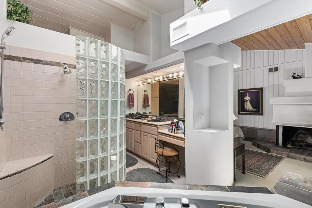 https://cdn.realtyfeed.com/cdn/127/307064049/0f9325e29940b546371c6ee1e6d89790.webp