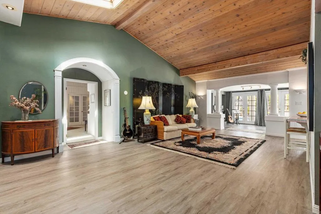 https://cdn.realtyfeed.com/cdn/127/307064049/2eeb0288c24f28d75fc61617cb09c7d6.webp