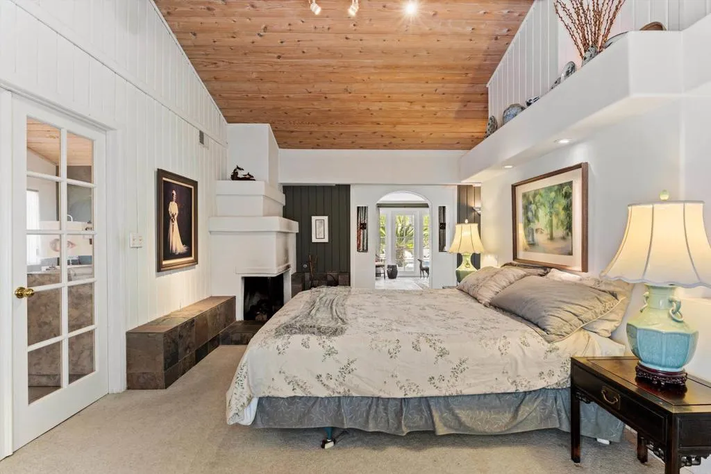 https://cdn.realtyfeed.com/cdn/127/307064049/448fee304e110a08336bdf478aa69b18.webp