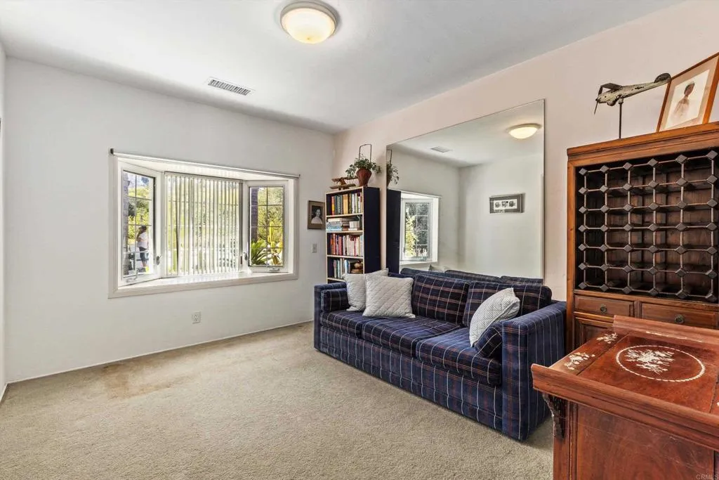 https://cdn.realtyfeed.com/cdn/127/307064049/84faaf846a52f8d71825356c52526bac.webp