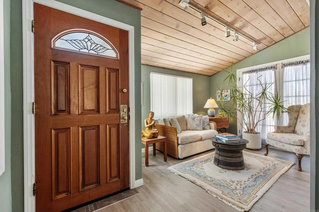 https://cdn.realtyfeed.com/cdn/127/307064049/9f6d708842e94133e21630be3909d684.webp
