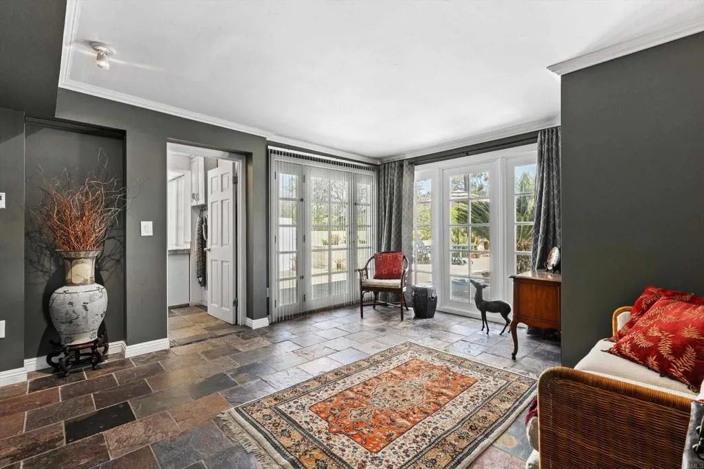 https://cdn.realtyfeed.com/cdn/127/307064049/bbc5b4da871740fab9bdd79708ca3e71.webp
