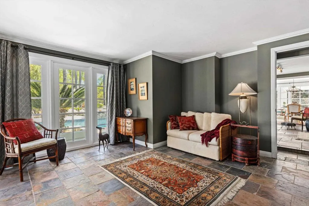 https://cdn.realtyfeed.com/cdn/127/307064049/bf39cfe6bf34ca6b3b835a3f9e956e03.webp