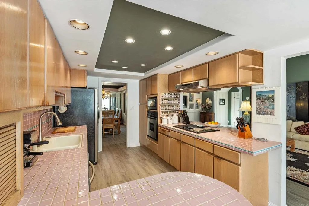 https://cdn.realtyfeed.com/cdn/127/307064049/ef52c8e1c5e85a05b7cd13a95f0c7fbc.webp