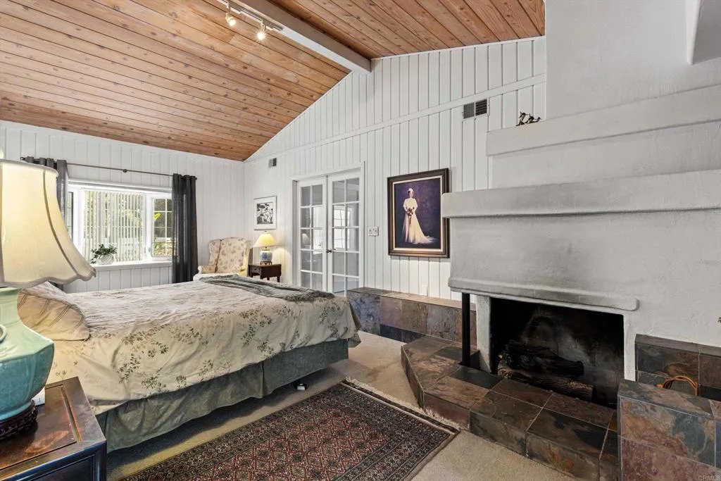 https://cdn.realtyfeed.com/cdn/127/307064049/fc54ce0f854d2ede35281c57470b8d57.webp