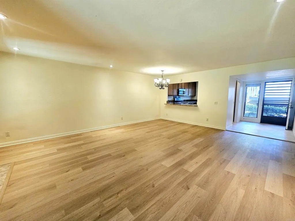 https://cdn.realtyfeed.com/cdn/127/307064103/ab2259d6502d6422afc660f76a74dc22.webp
