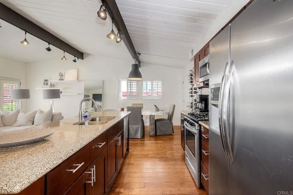 https://cdn.realtyfeed.com/cdn/127/307064108/11cbe591f0ef2e5c869617ec2eb8e29c.webp