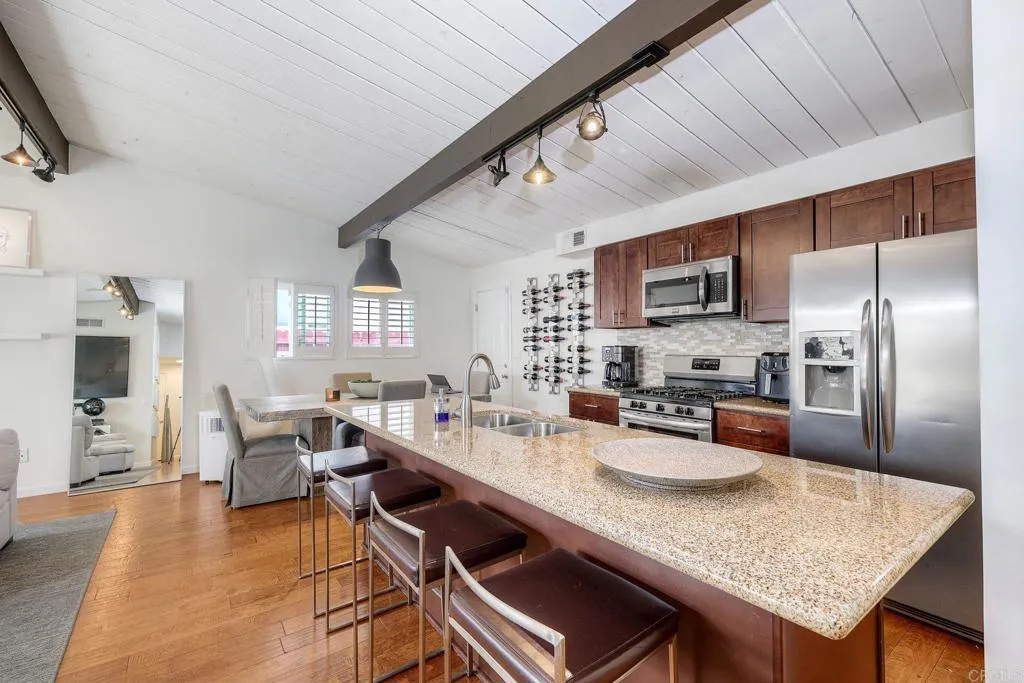 https://cdn.realtyfeed.com/cdn/127/307064108/a2ceee1f686912de58f8a3c810efd40f.webp