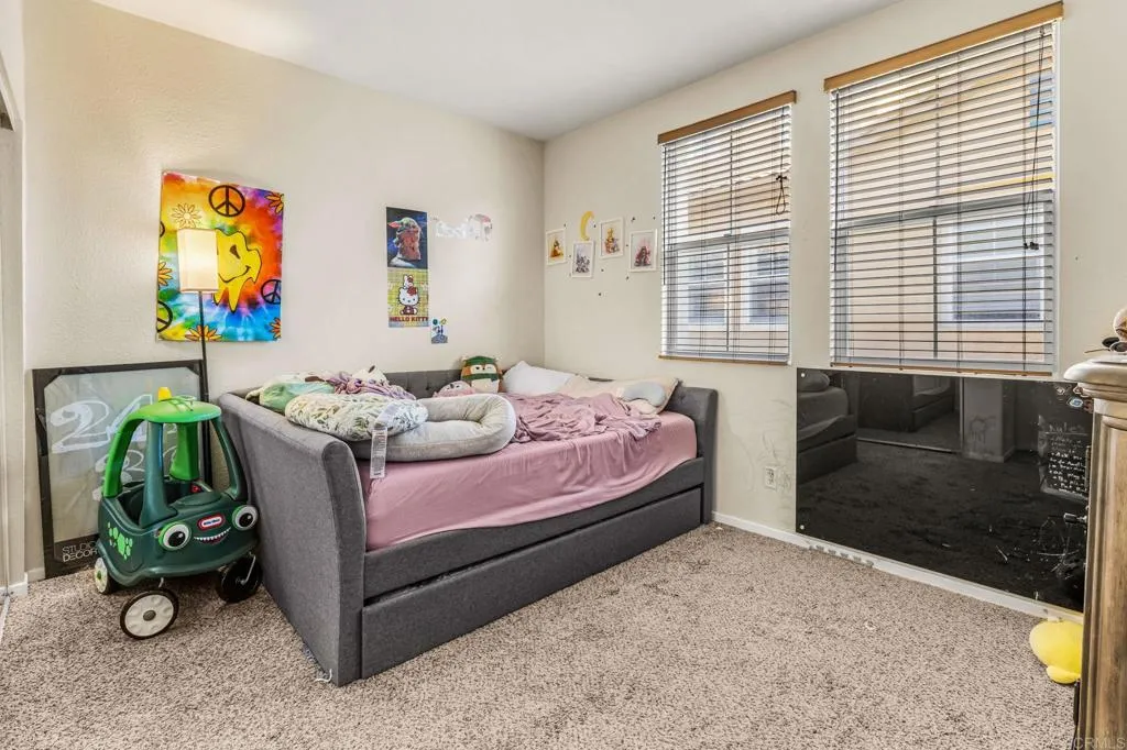 https://cdn.realtyfeed.com/cdn/127/307064151/f18ec9ef15bf5916ffda67a30489dd3e.webp