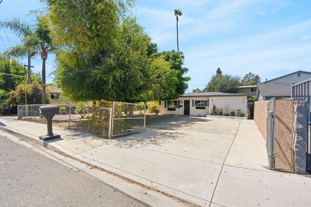 1061 Old Stage Road, Fallbrook, CA 92028 - Photo 4 of 42, Fallbrook, CA