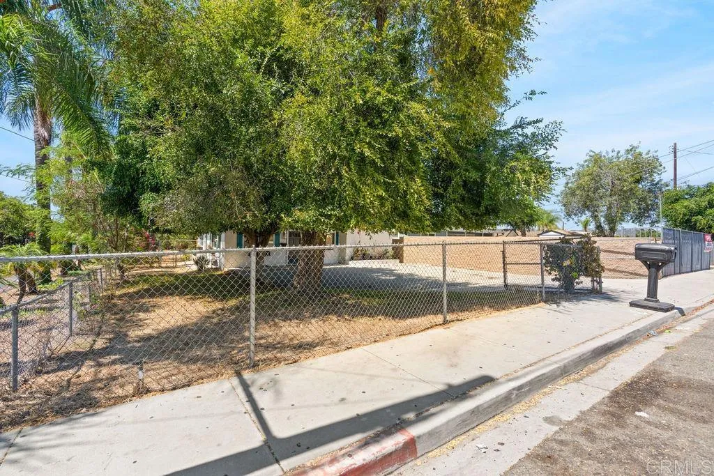 1061 Old Stage Road, Fallbrook, CA 92028 - Photo 3 of 42, Fallbrook, CA