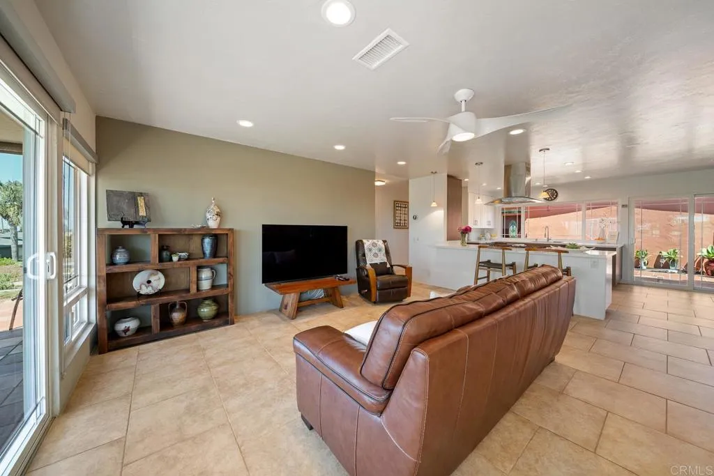 https://cdn.realtyfeed.com/cdn/127/307064315/5530d83459b77f289dbaa7af0bdfb64e.webp
