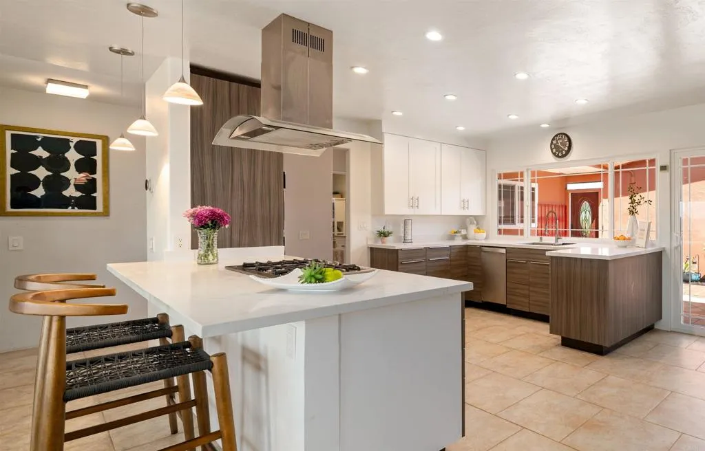 https://cdn.realtyfeed.com/cdn/127/307064315/587fc9c9bbd98c76e95a30cd5c786d2b.webp