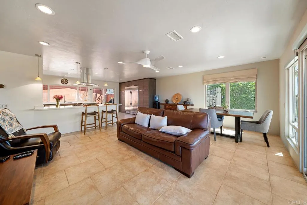 https://cdn.realtyfeed.com/cdn/127/307064315/755658b03f593b812b5d08c91a416b5b.webp