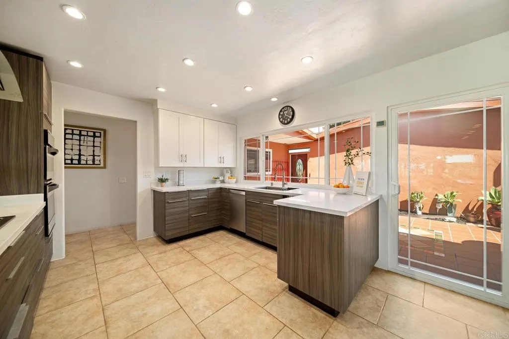 https://cdn.realtyfeed.com/cdn/127/307064315/838f148a2513e663feb4bce8617c4452.webp