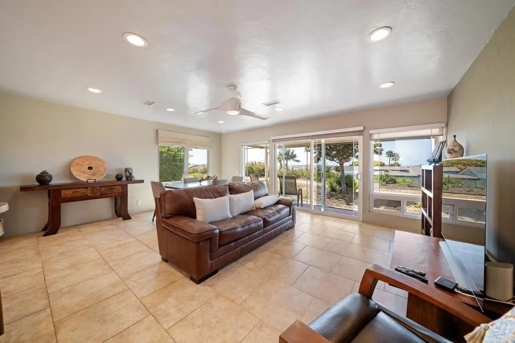 https://cdn.realtyfeed.com/cdn/127/307064315/a2e000ad9929e63194cff0a1d9bb42a6.webp