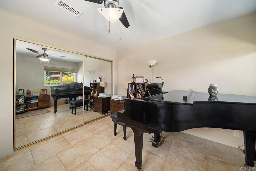 https://cdn.realtyfeed.com/cdn/127/307064315/eca055a3254e6a0b30341e78ef14c15f.webp