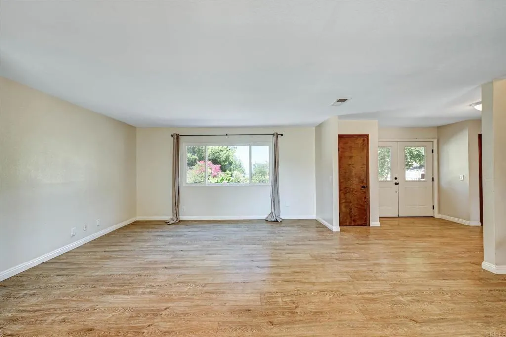 https://cdn.realtyfeed.com/cdn/127/307064420/0b4ca1cb190093a2fea586d06f2f4983.webp