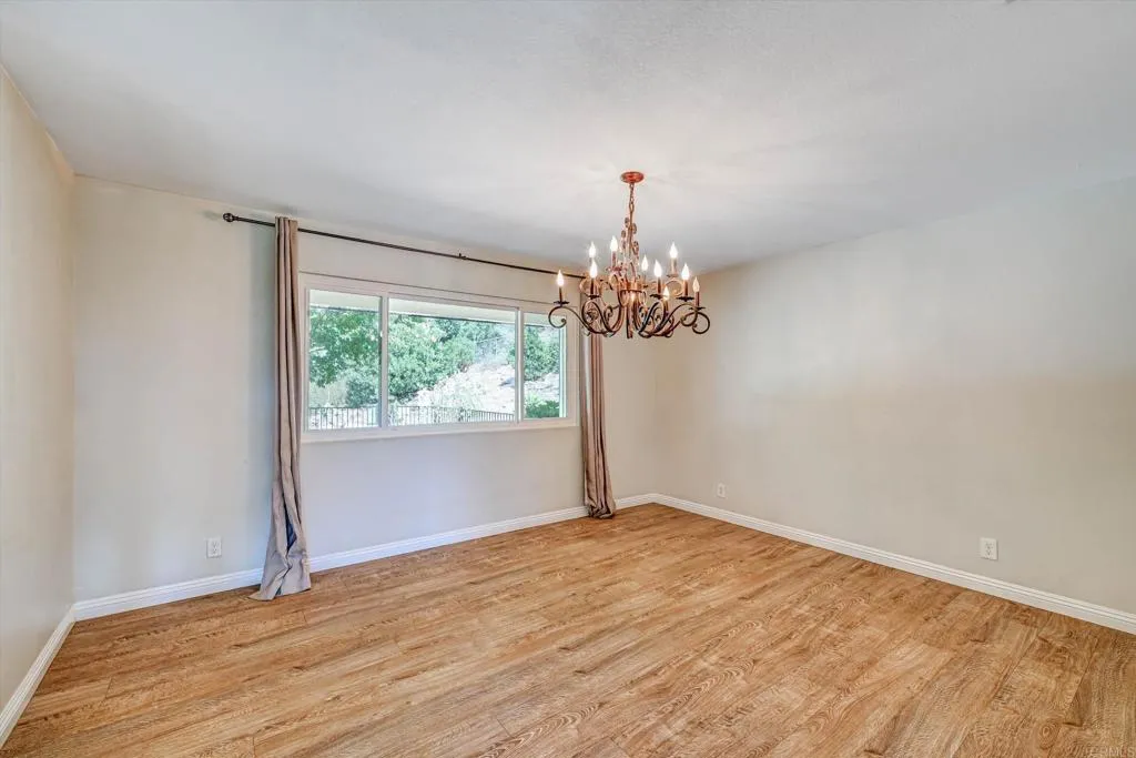 https://cdn.realtyfeed.com/cdn/127/307064420/2135ead09bb1d2c9237b3f7256c1ed27.webp