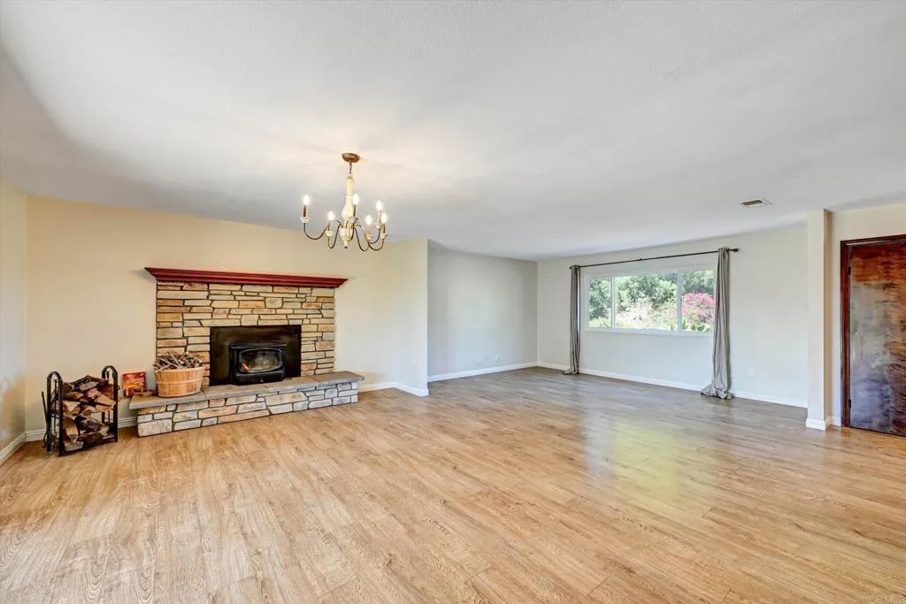 https://cdn.realtyfeed.com/cdn/127/307064420/27bf91a36d26306a44cc039a705b999b.webp