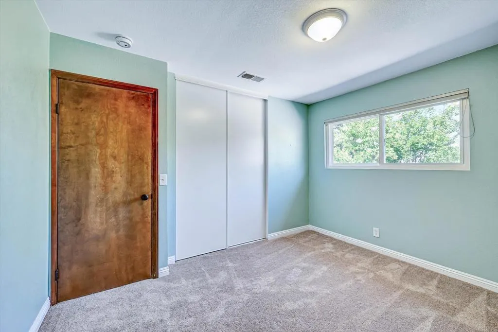 https://cdn.realtyfeed.com/cdn/127/307064420/374c9812f0e09bb084adaaa45531d116.webp