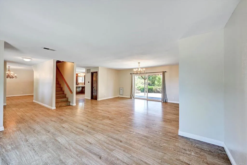 https://cdn.realtyfeed.com/cdn/127/307064420/569c9002742c42124e5a08febdc3ec27.webp