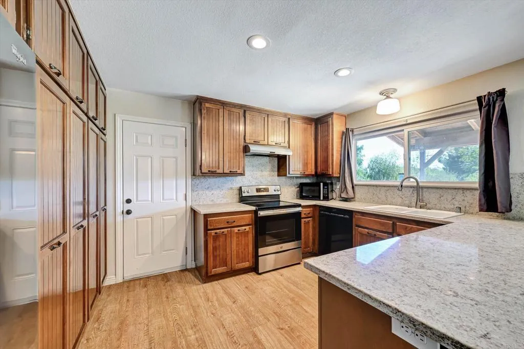 https://cdn.realtyfeed.com/cdn/127/307064420/74692e0c344f84b85a80531a8fafb036.webp