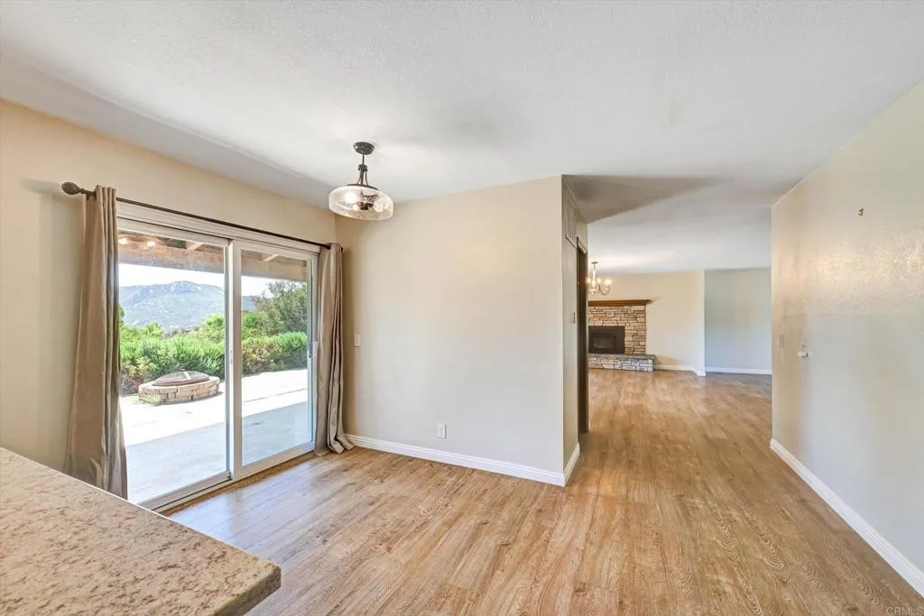 https://cdn.realtyfeed.com/cdn/127/307064420/79dc05649dd2e2bd08eabf307b87987a.webp