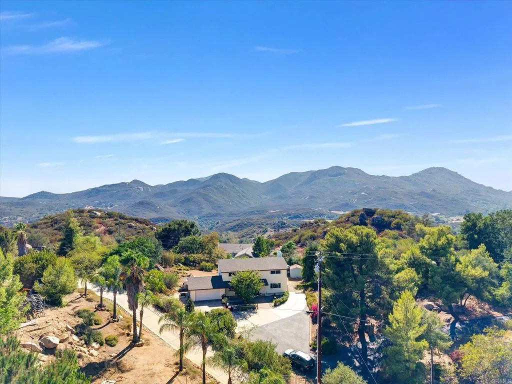 https://cdn.realtyfeed.com/cdn/127/307064420/a61e33efd6fa462bef22ea8f28fc8727.webp
