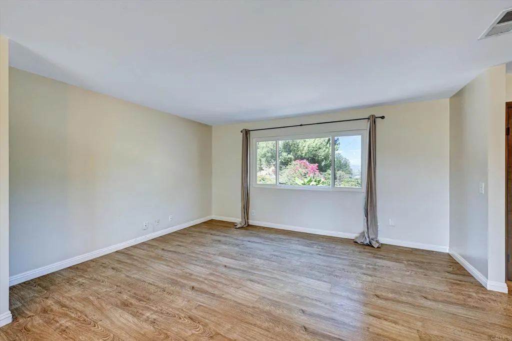 https://cdn.realtyfeed.com/cdn/127/307064420/e56715c76ca412dc93da11a8449875b4.webp