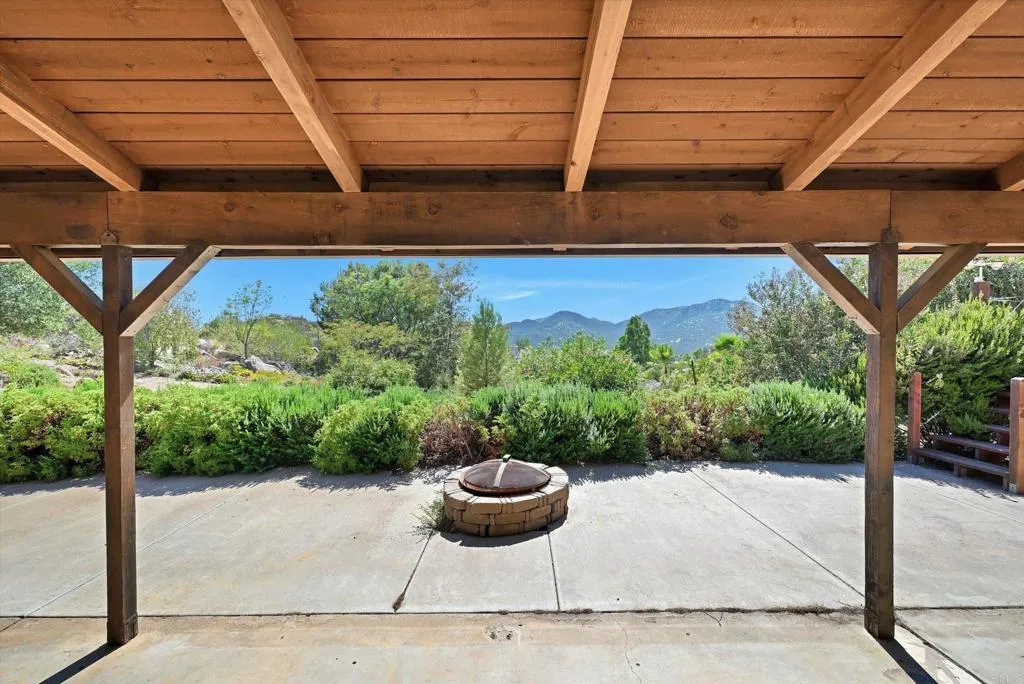 https://cdn.realtyfeed.com/cdn/127/307064420/e6a59f4d4ba8f3c82befbd9596c4d044.webp