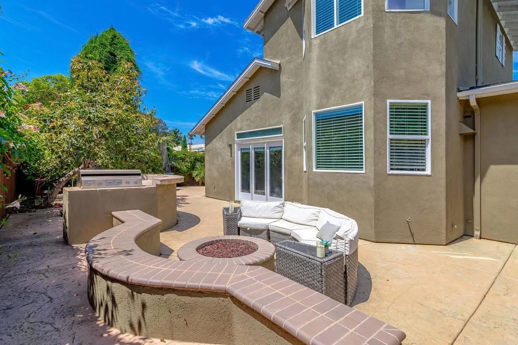 https://cdn.realtyfeed.com/cdn/127/307064424/04e897c6729d8896bd39a3e6bccfc915.webp