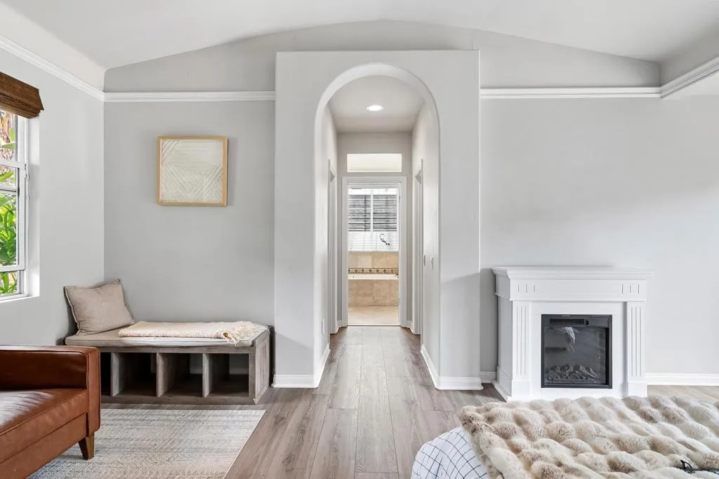 https://cdn.realtyfeed.com/cdn/127/307064424/61288a14cedbe086daf7ad73fcaafd11.webp
