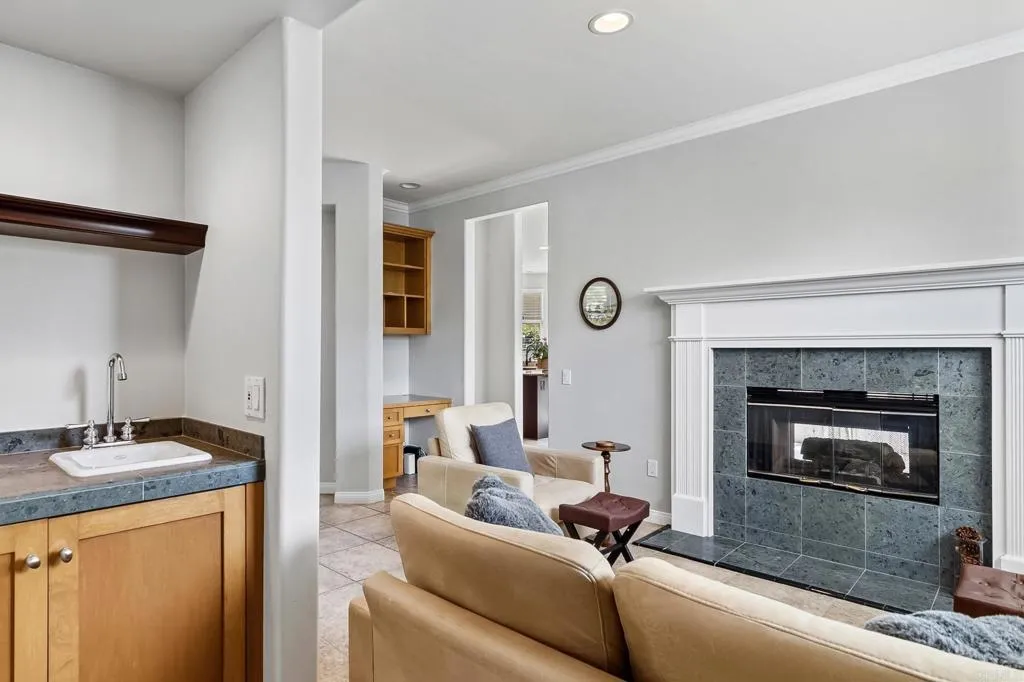 https://cdn.realtyfeed.com/cdn/127/307064424/67e366eb0f6942ffe5d29363d4718742.webp