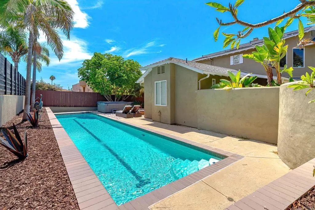 https://cdn.realtyfeed.com/cdn/127/307064424/69242162bcaece45c13253441132c079.webp