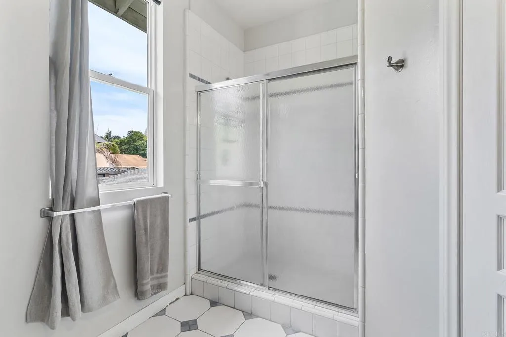 https://cdn.realtyfeed.com/cdn/127/307064424/bd04d9187745e2b0487f808547f0827d.webp