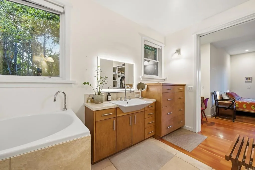https://cdn.realtyfeed.com/cdn/127/307064432/3b38b8d73ab4c25e34a2fb0246d60259.webp