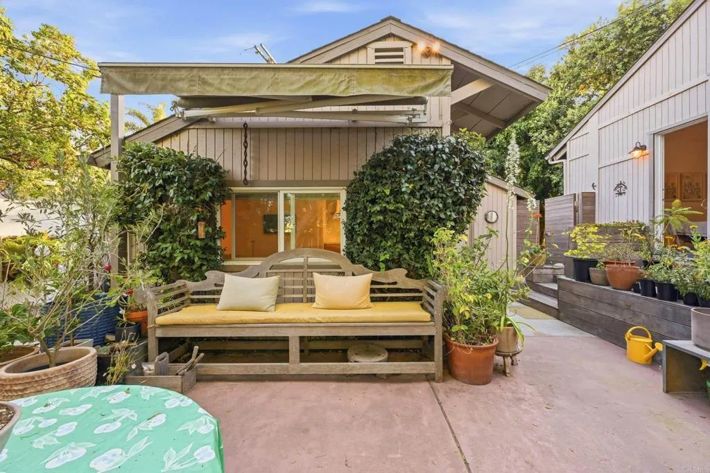 https://cdn.realtyfeed.com/cdn/127/307064432/c1acb4f0d52b018b54c218a135db0b12.webp