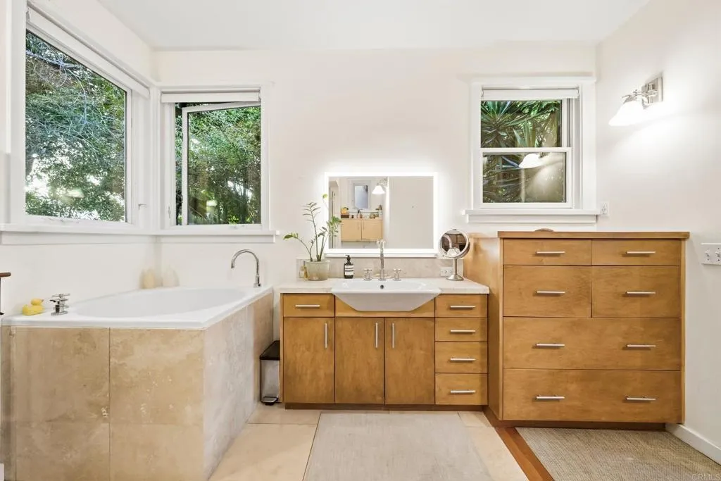 https://cdn.realtyfeed.com/cdn/127/307064432/c5ae876020e960a8ddf8cf9f32b32f4d.webp