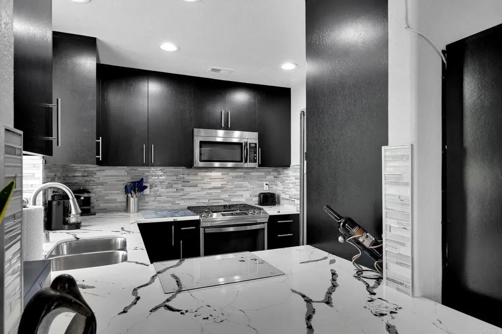 https://cdn.realtyfeed.com/cdn/127/307064465/1cbd16b3d6a355bb956f589c7aff8ca1.webp