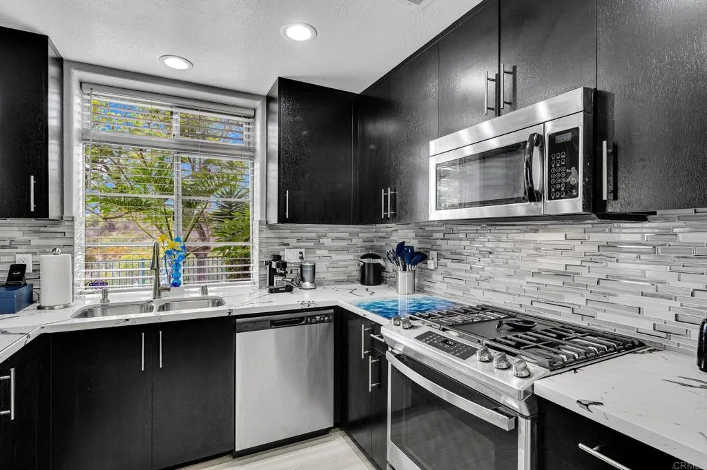 https://cdn.realtyfeed.com/cdn/127/307064465/d377c3a448aebe64c528beba6214f238.webp