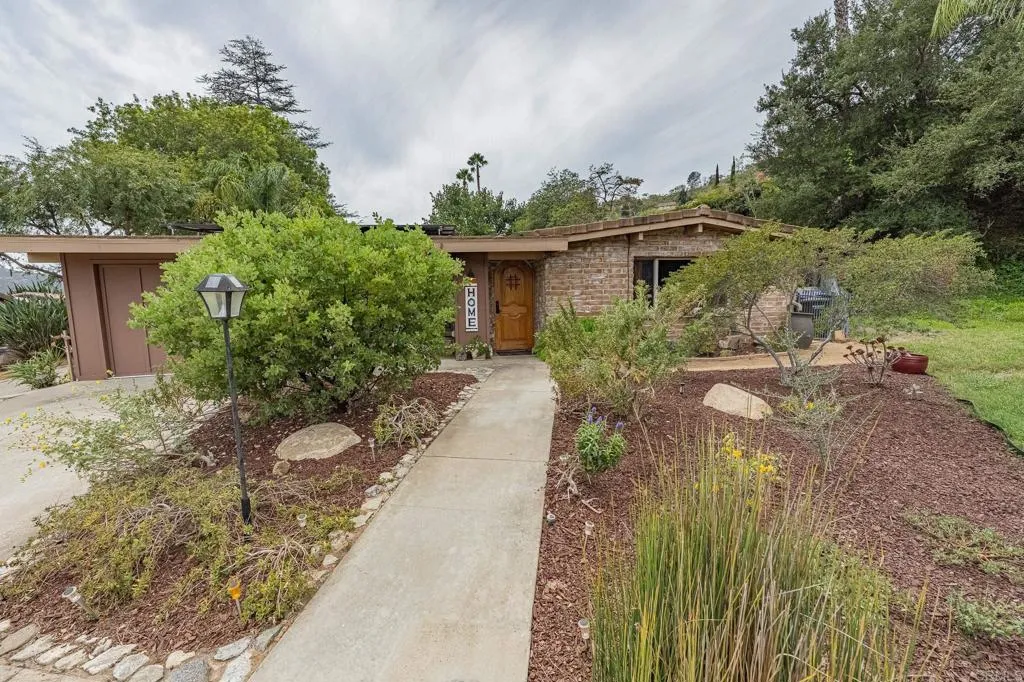 4719 Via Inca, Fallbrook, CA 92028 - Main photo, Fallbrook, CA