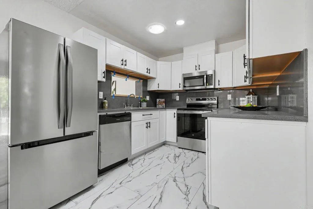 https://cdn.realtyfeed.com/cdn/127/307064554/4e2d4eb4a2a190bbe145013f4974aa00.webp